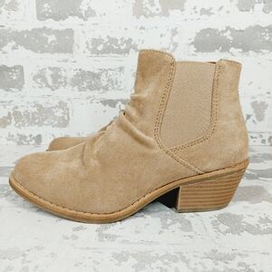 NEW Sofft Women's Adeah Tan Suede Leather Western Ankle Bootie A520